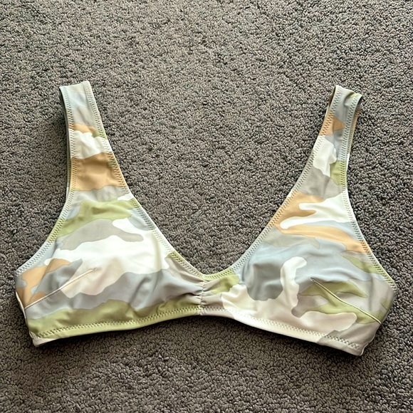 Aerie bikini top size medium - Picture 1 of 3